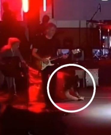 Ünlü sanatçı sahneye çıkarken düştü