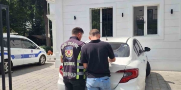 Beşiktaş’ta tek teker yolculuk yapan motosikletli kameraya yansıdı