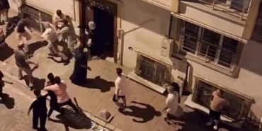 Çocukların kavgasına aileler dahil oldu, ortalık savaş alanına döndü