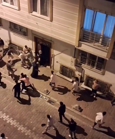 Çocukların kavgasına aileler dahil oldu, ortalık savaş alanına döndü