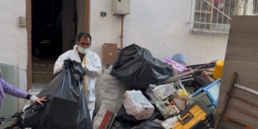 Çöp evde adım atacak yer bulunamadı