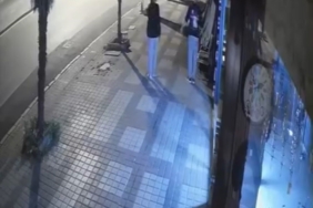 Önce paraları sonra meyveleri çalan şüpheli kamerada