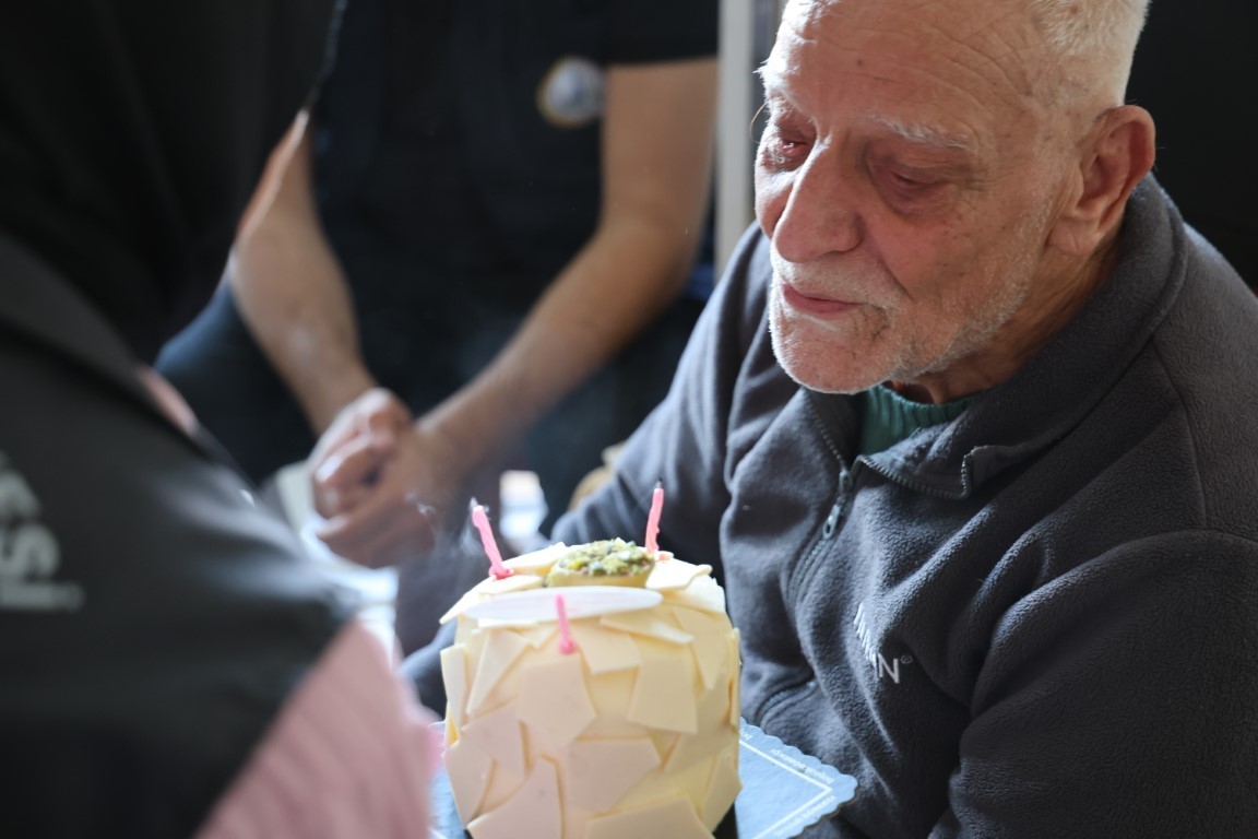 Doğum gününde en büyük hediye, hissettiği aile sıcaklığı oldu