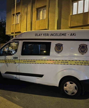 Bahçelievler’de husumetlisinin silahlı saldırısına uğrayan adam yaralandı