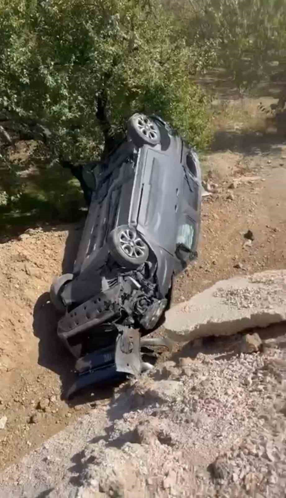 Kamyonetiyle tarlaya böyle uçu