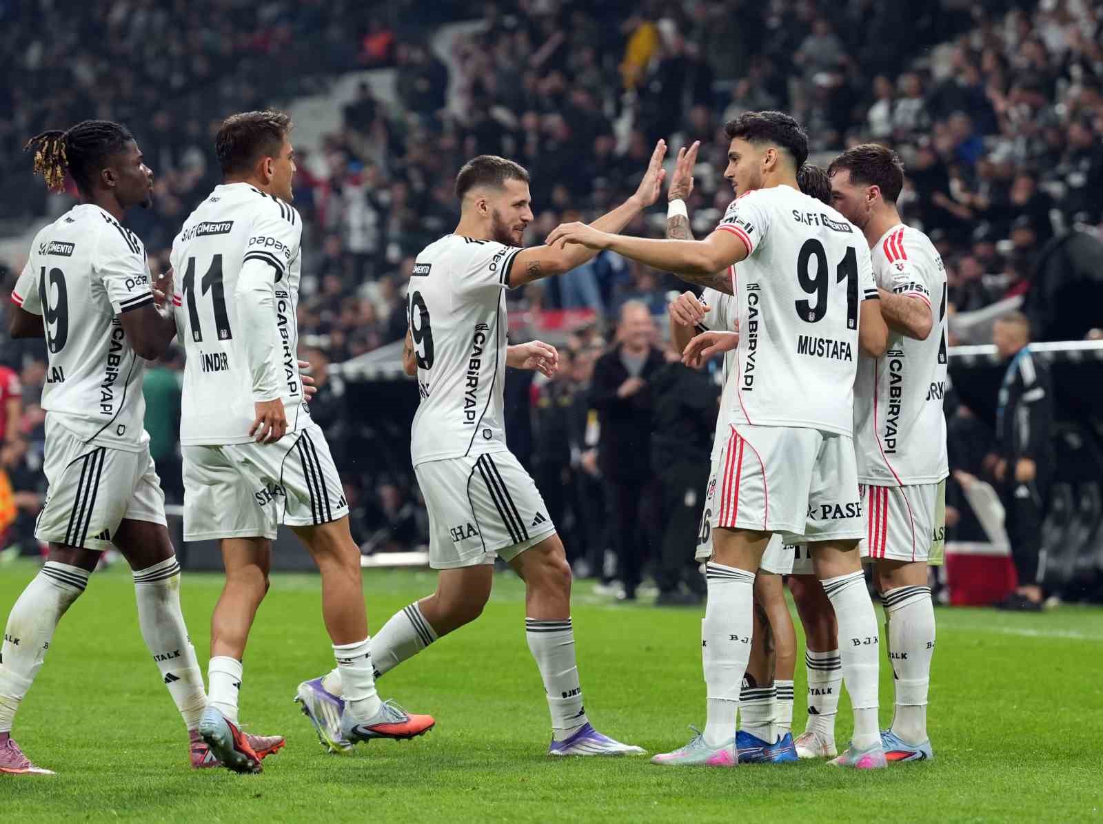 Trendyol Süper Lig: Beşiktaş: 3 - Kocaelispor: 1 (Maç sonucu)