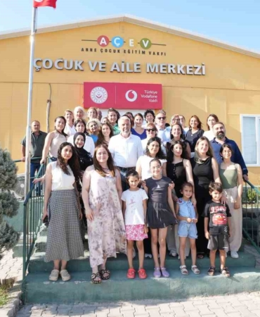 Vodafone Vakfı ve AÇEV, deprem bölgesinde binlerce hayata dokundu