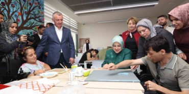 Gonca Engelsiz Yaşam Merkezi’ne övgü