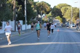 3. Uluslararası Ayvalık Yarı Maratonu tamamlandı