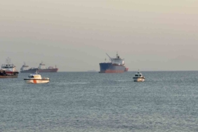 Küçükçekmece Menekşe açıklarında insan bedenine ait parçalar bulunduğu ihbarı polisi harekete geçirdi