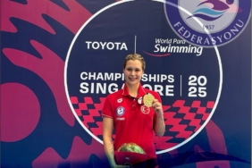 Milli yüzücü Defne Kurt’tan 5. dünya şampiyonluğu