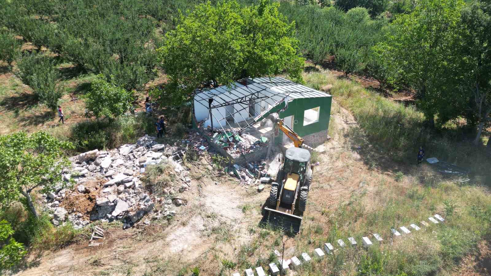 Bursa’da kaçak yapıyla mücadele sürüyor