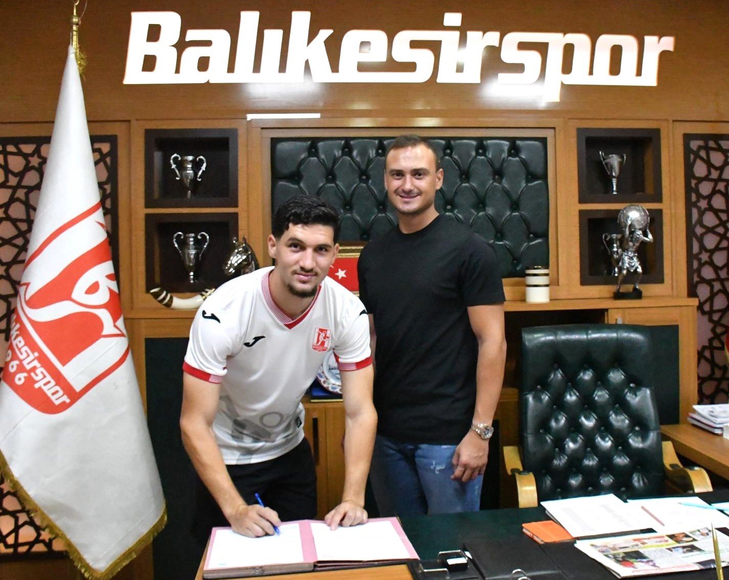 Balıkesirspor transferde Ali Topçu ve Harun Toprak’a imza attırdı