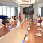 LGS’de dereceye giren öğrencileri Başkan Vekili Aksoy makamında ağırladı