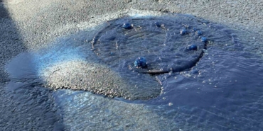 Hadımköy’de kanalizasyondan mavi atık su taştı