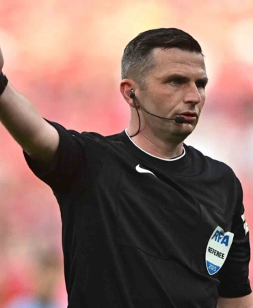 Türkiye - İspanya maçının hakemi Michael Oliver oldu