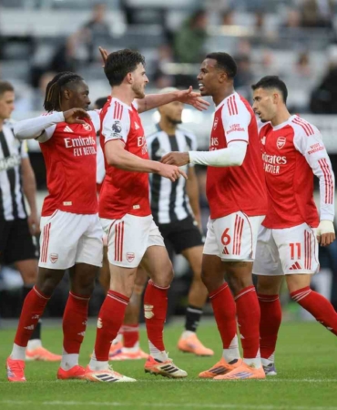 Arsenal, Newcastle United deplasmanında 3 puanı son dakikada aldı