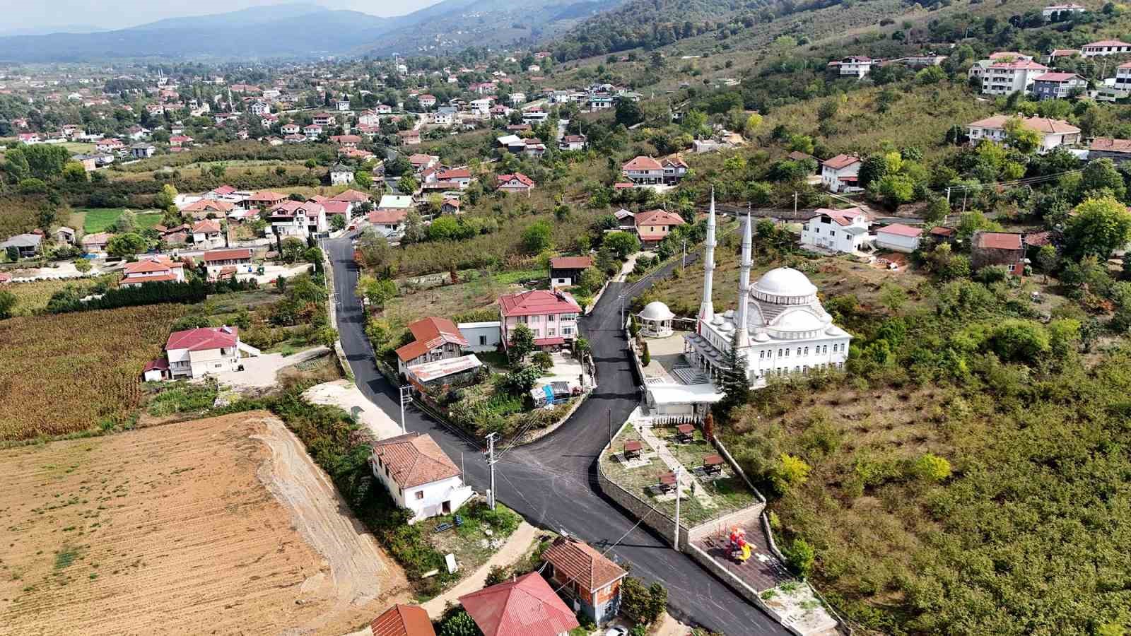 Akyazı’da asfalt sevinci: "Böyle güzel bir hizmet görmedik"