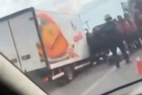 D-100’de kontrolden çıkan kamyonet bariyerlere çarptı: 2 yaralı