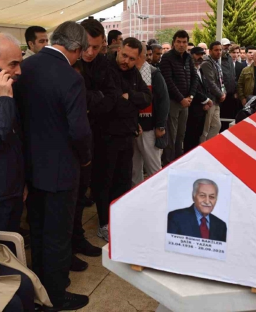 Usta şair ve yazar Yavuz Bülent Bakiler son yolculuğuna uğurlandı