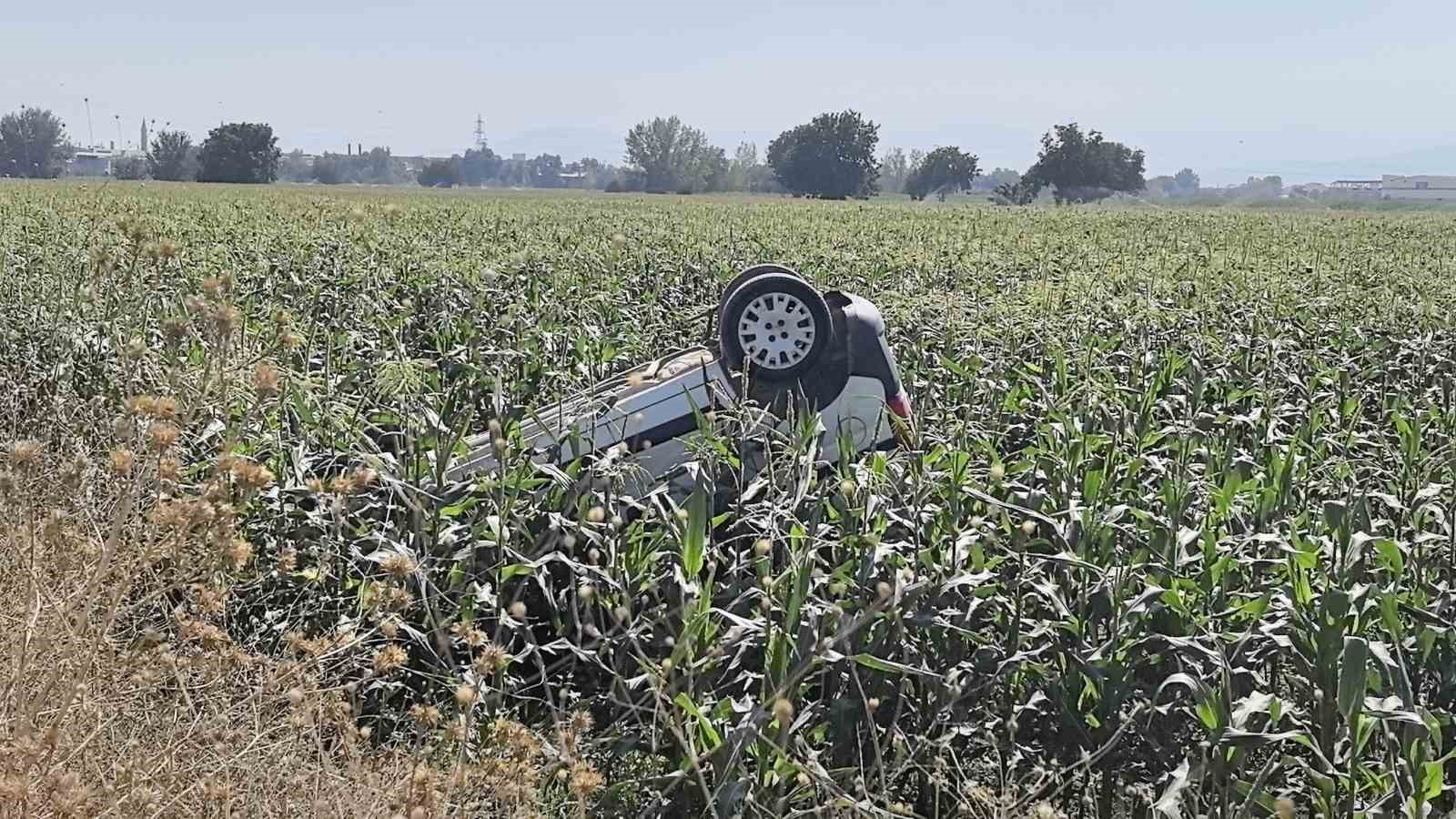 Kontrolden çıkan araç takla atıp tarlaya uçtu: 1 yaralı