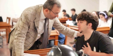 Pendik’te eğitim müjdesini Başkan Ahmet Cin duyurdu: Üniversiteyi kazanan gençlere 15 bin TL destek