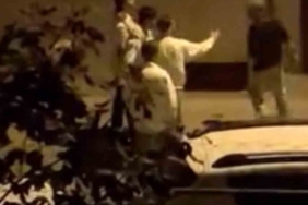 Bursa’da gençler sokak ortasında kavgaya tutuştu: Tekme tokat darp kameraya yansıdı