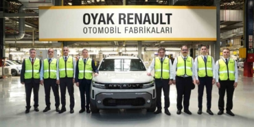 OYAK Genel Müdürü Murat Yalçıntaş, Renault’nun Bursa üssünde üretim hattını inceledi