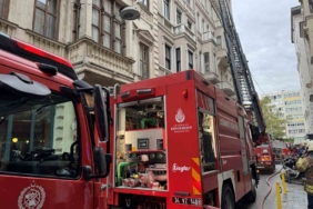 Beyoğlu’nda otelde çıkan yangın kontrol altına alındı