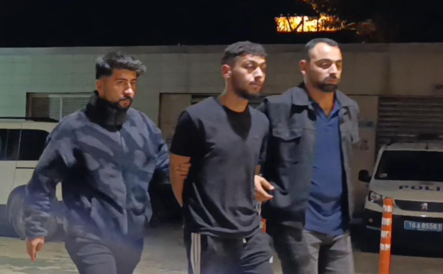 Bursa’da bir genci bıçakla yaralayan şüpheli saklandığı evinde yakalandı