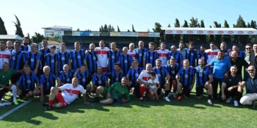 Futbolun efsaneleri Karacabey için sahaya çıktı