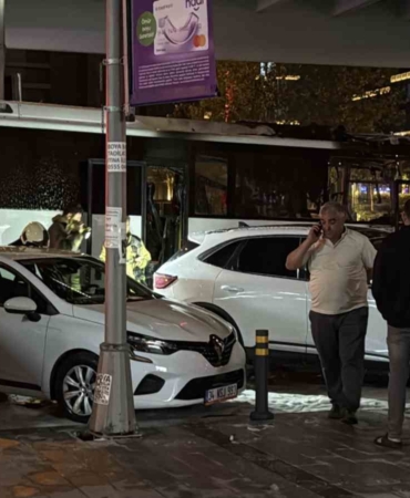 Şişli’de turistleri taşıyan tur otobüsü alev alev yandı