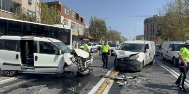 Tekirdağ’da 3 kişinin yaralandığı ağlatan kaza kamerada