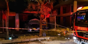 Bahçelievler’de oto tamircide korkutan yangın