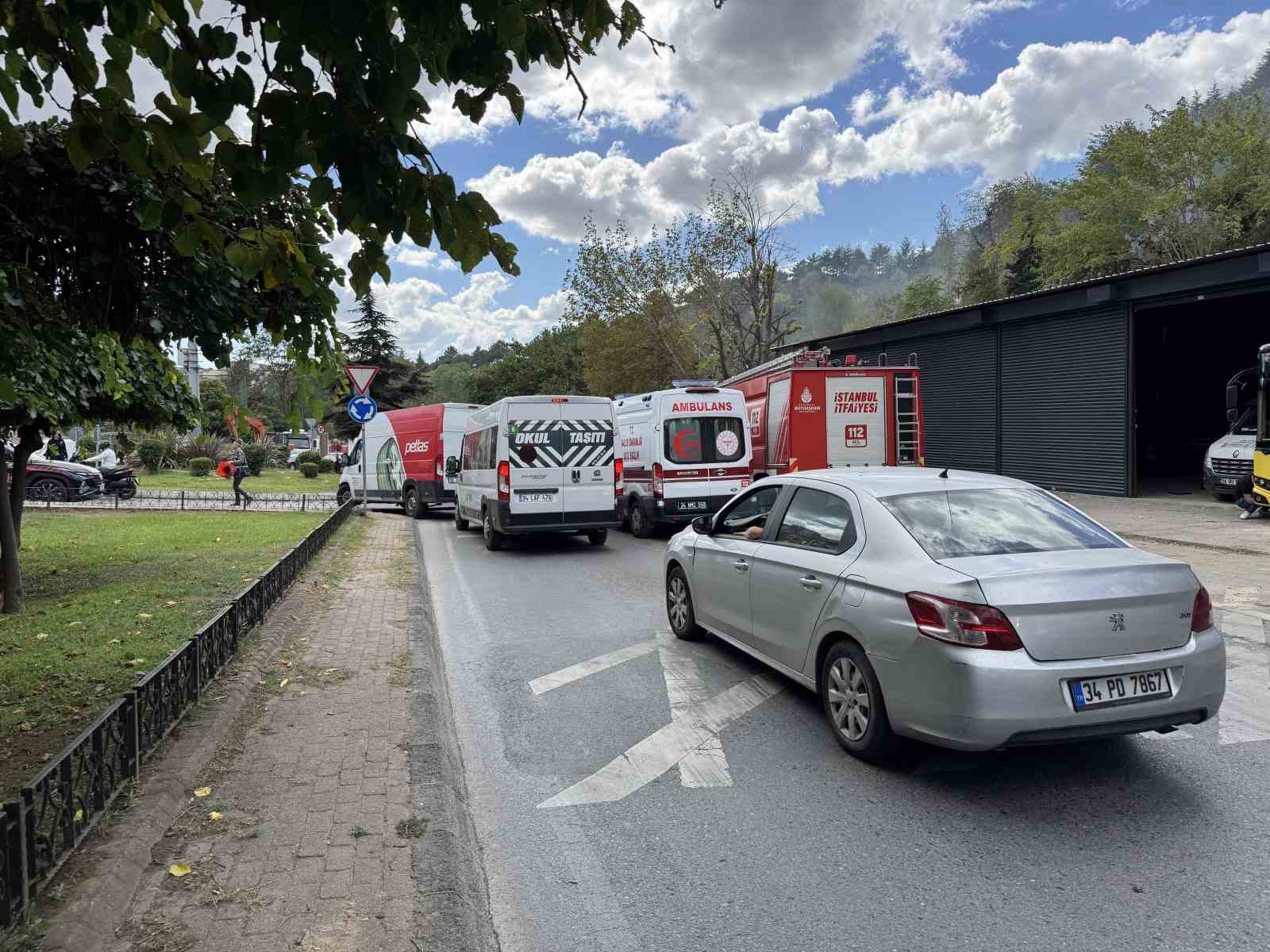 Kağıthane’de ağaçlık alan alev alev yandı