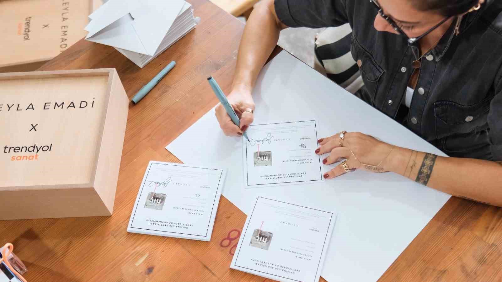 Leyla Emadi’nin "HİÇ" adlı eseri, Trendyol Sanat’ta sanatseverlerle buluşuyor