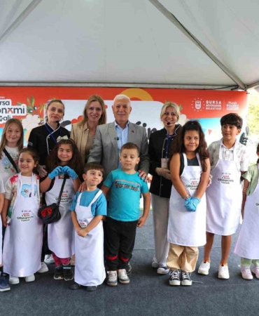 Minik şeflere Bozbey amcalarından alkış
