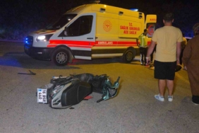 Bursa’da motosiklet otomobille çarpıştı, 2 kardeş yaralandı