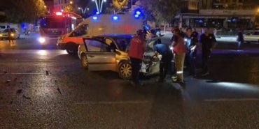 Edremit’te kavşakta kaza: 1 yaralı