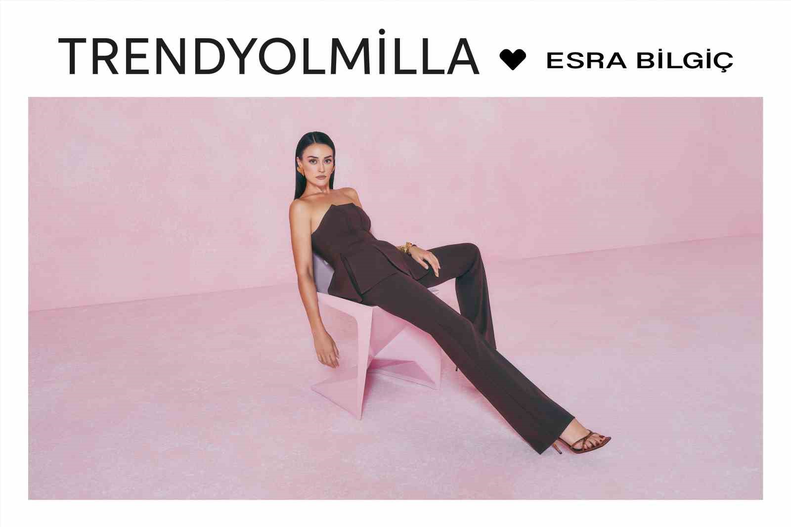 Trendyolmilla yeni sezon koleksiyonunu Esra Bilgiç ile tanıttı
