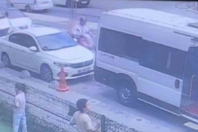 Arnavutköy’de yol verme tartışması kazayla sonlandı: Otomobil motosikletliye çarptı