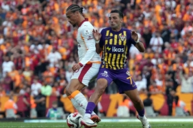 Trendyol Süper Lig: Eyüpspor: 0 - Galatasaray: 0 (İlk yarı)