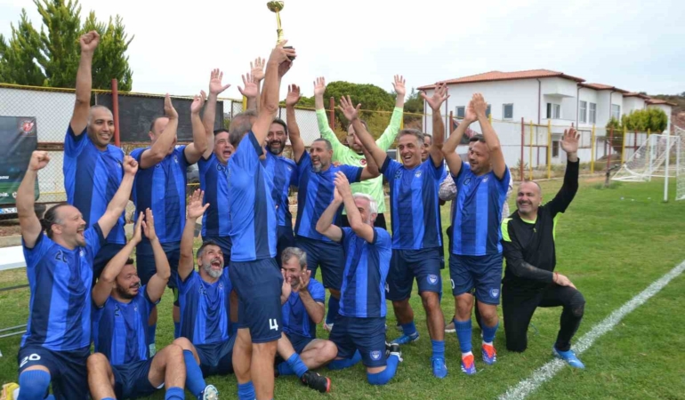 Ayvalık’ta yapılan 8. Dostluk ve Kardeşlik Masterler Futbol Turnuvası tamamlandı