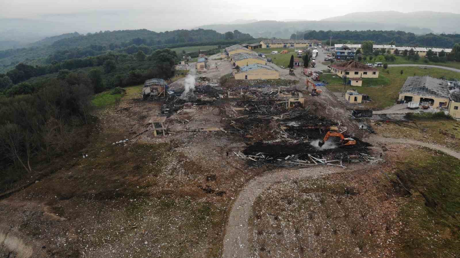 Havai fişek patlaması davasında "direnme" kararı çıktı: Fabrika sahibi tahliye edildi