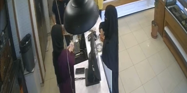 Bursa’da pastanede ‘yırtık para’ yöntemiyle tırnakçılık kamerada