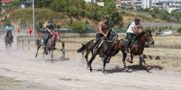 Rahvan atları Gölcük’te birincilik için koştu