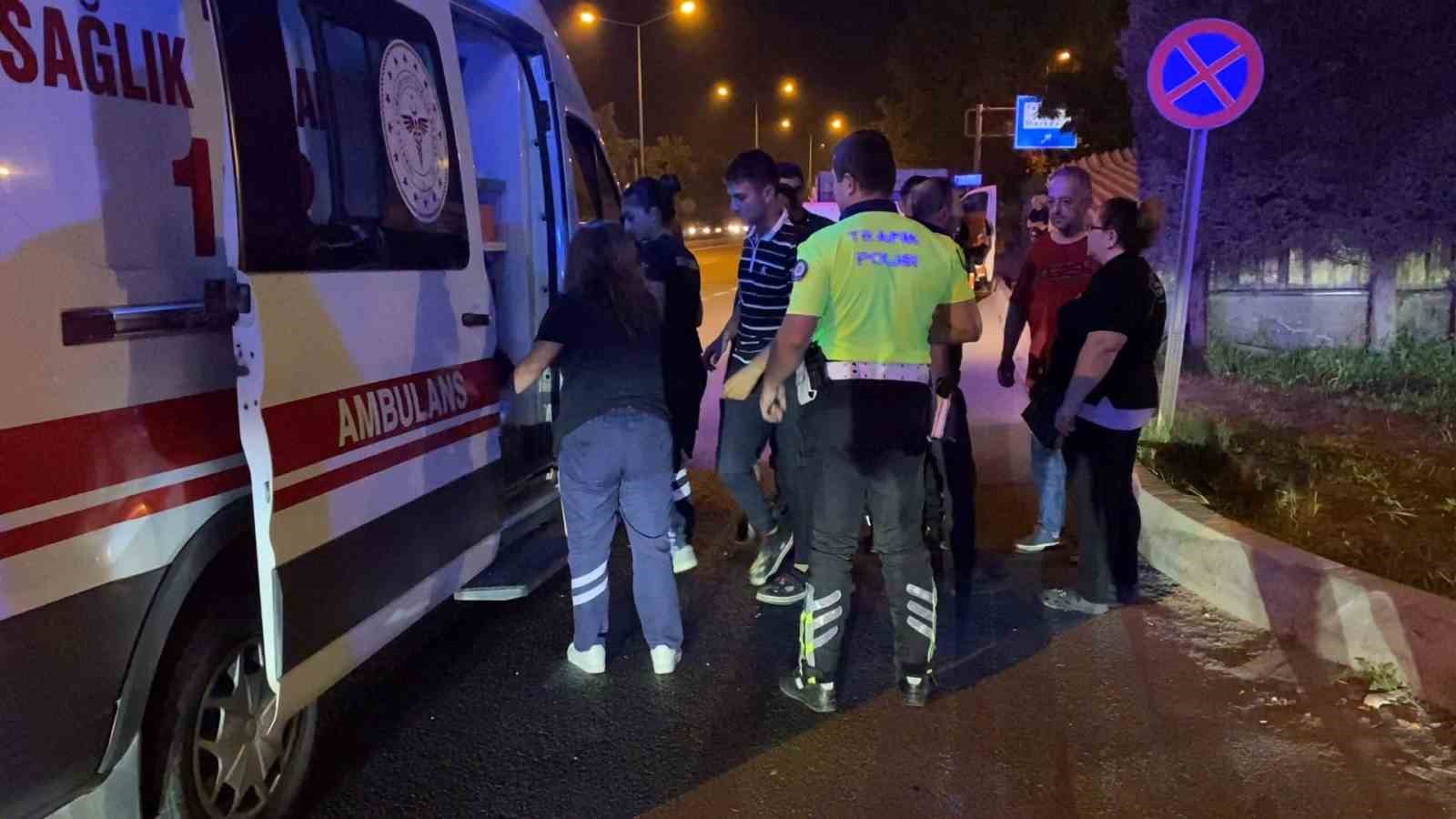 Bursa’da hafif ticari araç otomobille çarpıştı: 1 yaralı