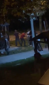 Esenyurt’ta gençler arasında tekmeli yumruklu kavga