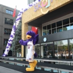 Okulun maskotu ’Kaya’ zumba dansı yaptı