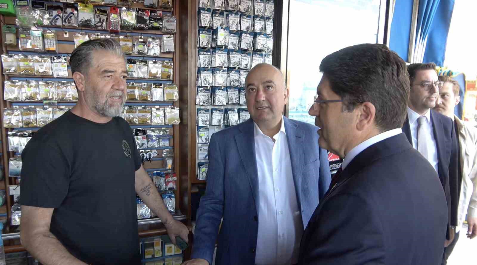 Adalet Bakanı Tunç, Çanakkale’de esnafın taleplerini dinledi